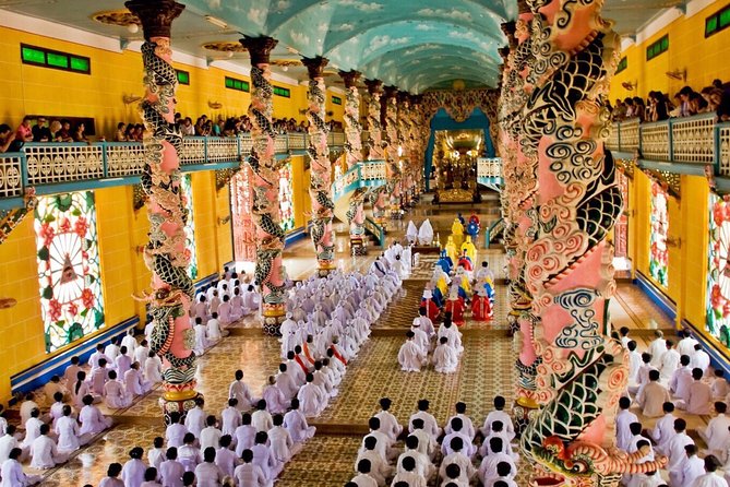 Small-Group 1-day: Cao Dai Temple & Ba Den Mountain - The 7:00 a.m. start and the road out of Sài Gòn