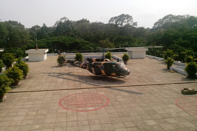 Small-group Saigon City & Cu Chi Tunnels Day Trip - Independence Palace and the end of the war
