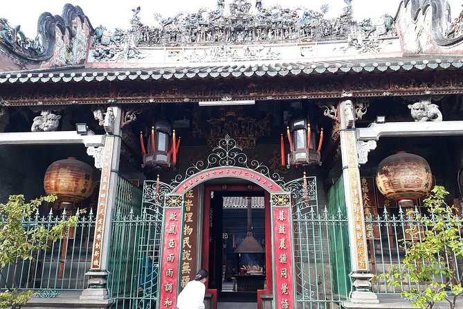 Small-group Saigon City Tour: 3-Hour Cyclo Ride to Hidden Stories - Pickup, meeting point, and what is covered
