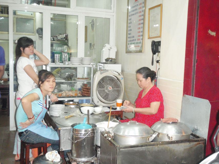 Street Food Tour Hanoi and Train Street Experience - What the three hours look like