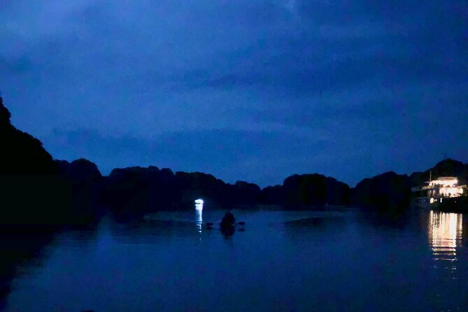 Sunset & Bioluminescent Plankton Kayaking Lan Ha bay - Kayaking at the floating house from 5:45 to 6:45 PM