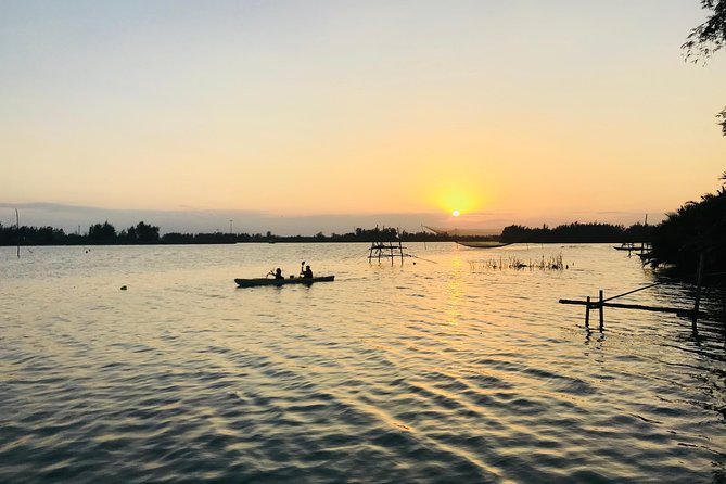 Sunset Paddle and Lantern Town - Starting in Cam Thanh with a short safety briefing
