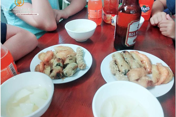 Tasting 8 Different Hanoi Street Foods at Noon Time - What the 10 tastings really include