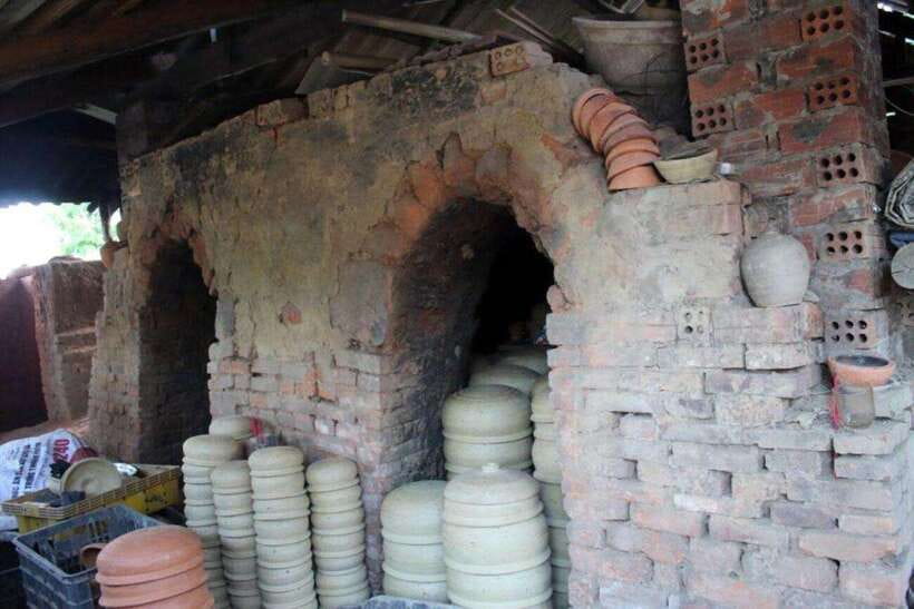 Thanh Ha Village: Pottery Workshop with Locals - Meeting Sau and the Local Family
