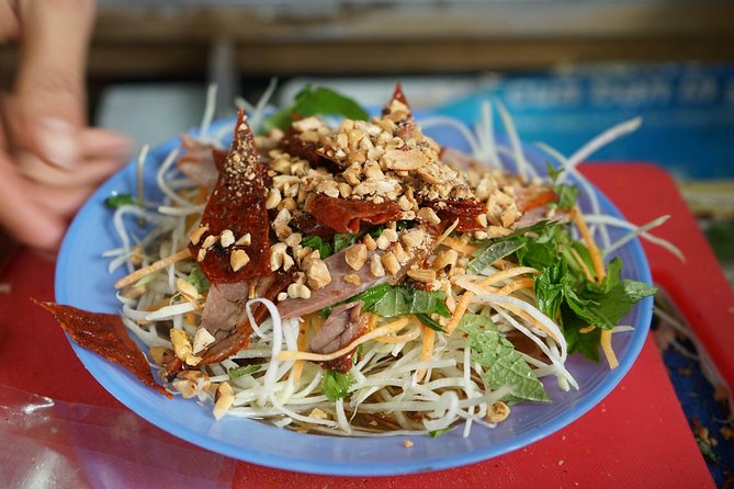 The 10 Tastings of Hanoi With Locals: Private Street Food Tour - Starting beside Hoàn Kiếm Lake