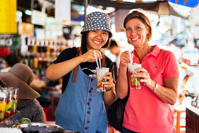 The 10 Tastings of Ho Chi Minh City With Locals: Private Street Food Tour - Bánh xèo and market life at Tan Dinh