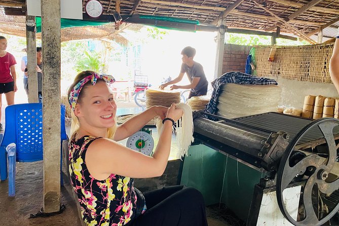 The hidden Fabulous Floating Market and Small Canal - What the Small Boat Changes