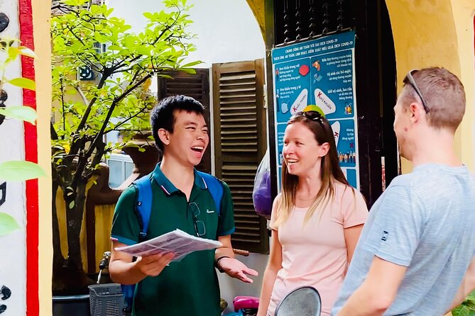 The Hidden Hanoi Old Quarter Experience - Dong Xuan Market and the best timing tip