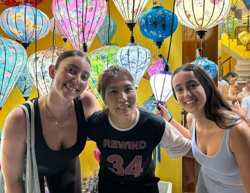 The Lantern Lady: Traditional Lantern Class in Old Town - Building your first bamboo lantern