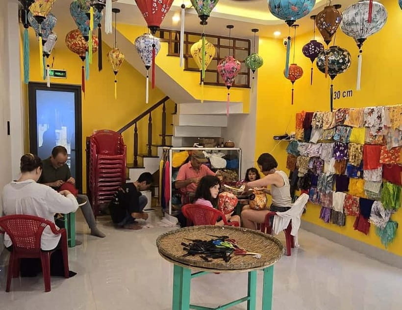 The Lantern Lady: Traditional Lantern Class in Old Town - Practical tips before you book