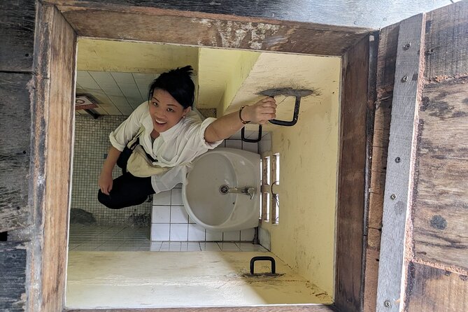 Three Coolest Neighborhoods in Saigon - Chinatown’s Aquarium Street and Herbal Medicine Street