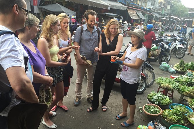 Traditional Cooking Class with Basket Boat Ride and market Tour - How vegetarian and family needs are handled