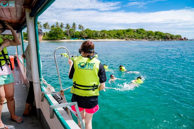 Trip 3 : 3 Islands by boat - Lunch on board, with one useful caution