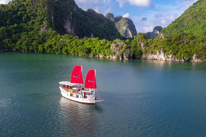 Unique Halong Private Day Cruise - Fishing Village, Kayak - Why this private Halong Bay day works