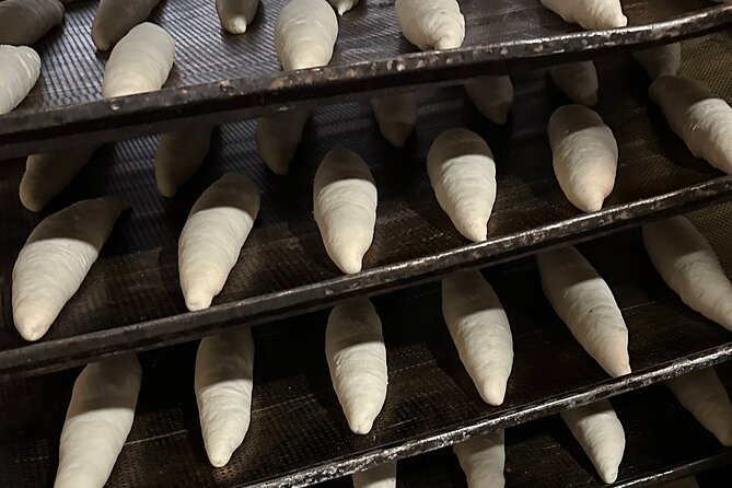 Vegan Food Tour - Untold Stories of Hoi An - Five to seven tastings, from banh mi to black sesame soup