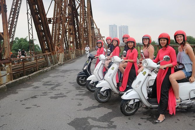 Vespa City Tour &Train Street Female With Ao Dai Riders 4,5 Hours - West Lake, Vong Thi Market, and Tran Quoc Pagoda