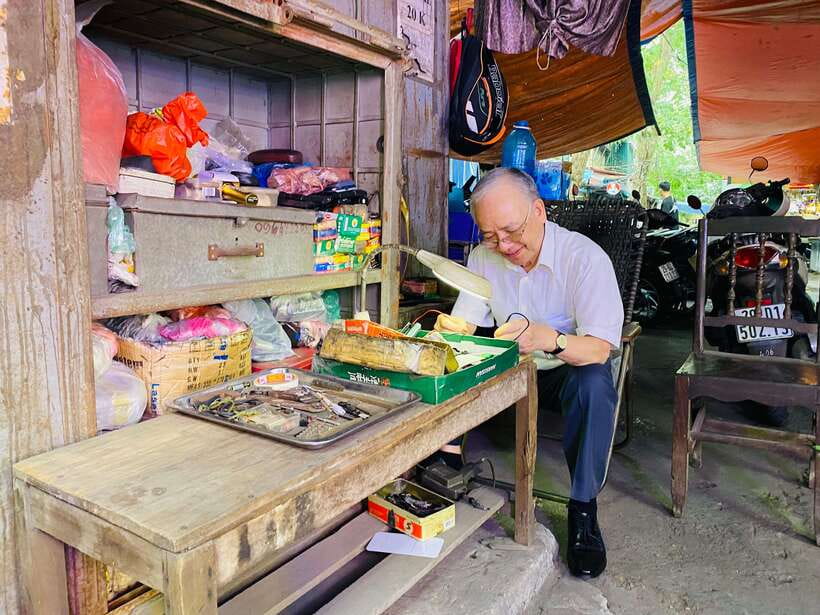 Vietnam War: Uncovering Hanoi's Untold Stories - What you get for $28