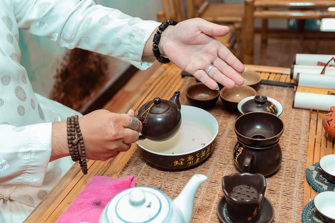 Vietnamese Culture and Coffee Making Class - The phin filter: the class begins with the essential tool