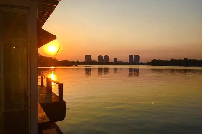 VIP Tour in Saigon: Romantic Sunset Cocktail by SpeedBoat - Is $230 per person good value?